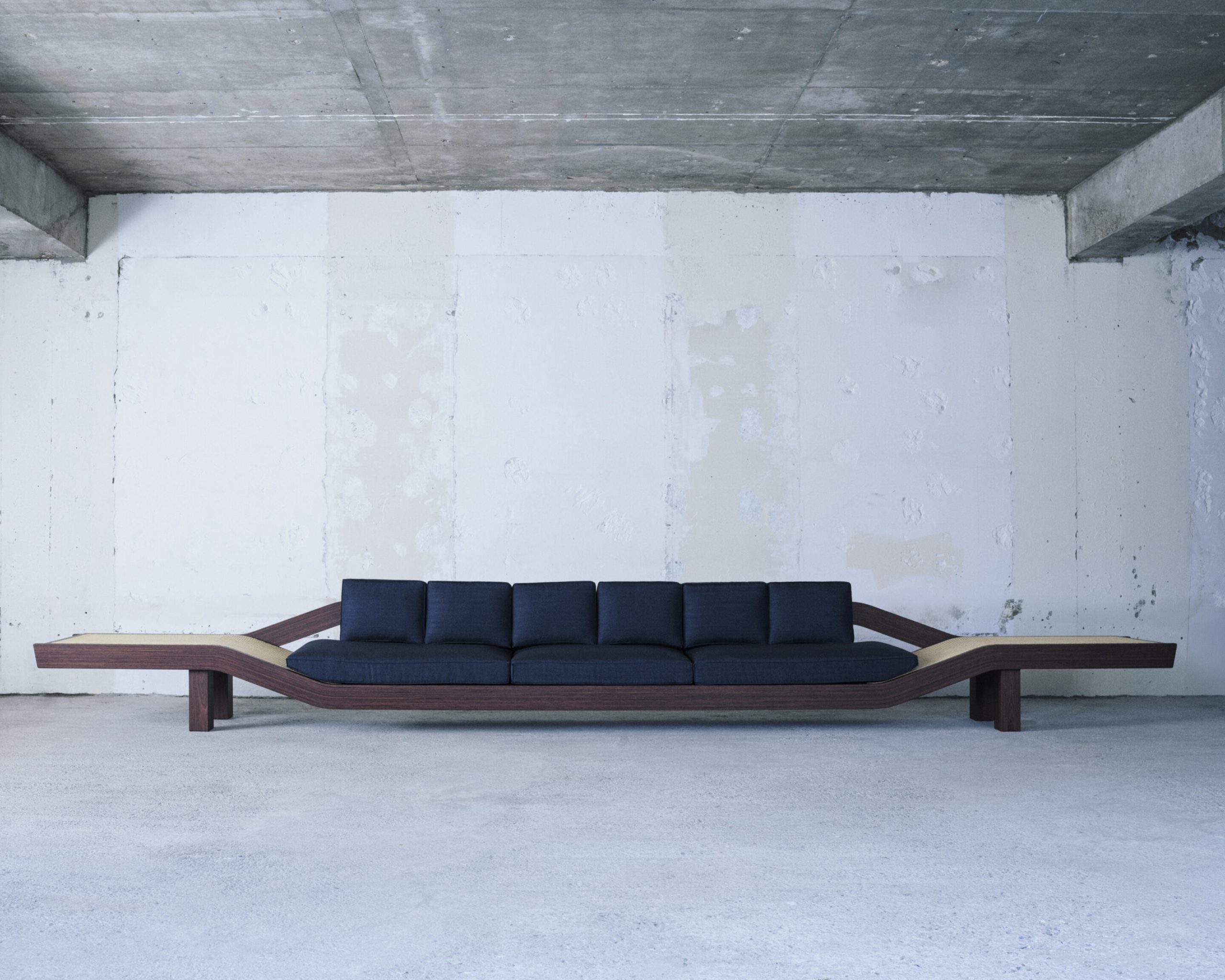 Saint Laurent × Charlotte Perriand: móda a modernistická architektúra